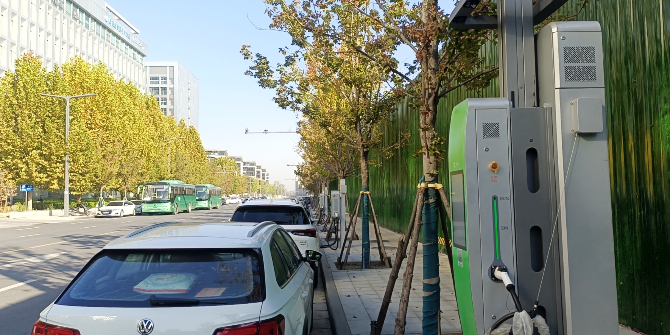 揭秘 | 為何大力投建青青儲充街邊站，華體科技這樣說→